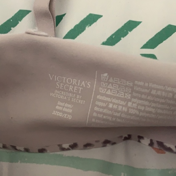 VS front close bra - Picture 2 of 2